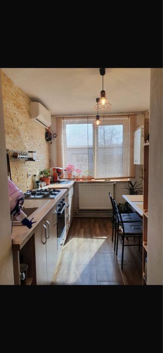 Apartament de vanzare 60000 euro / Sau inchiriere 1700 lei / lunar