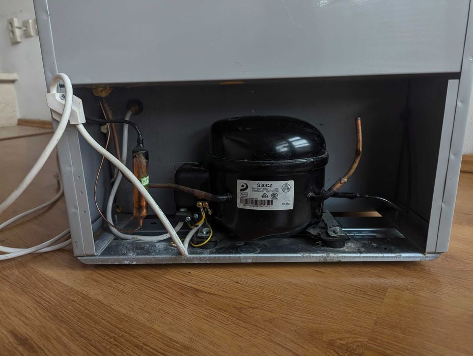 Мини хладилник с вътрешна камера Conegliano MR-85 – 75л (Сребрист)