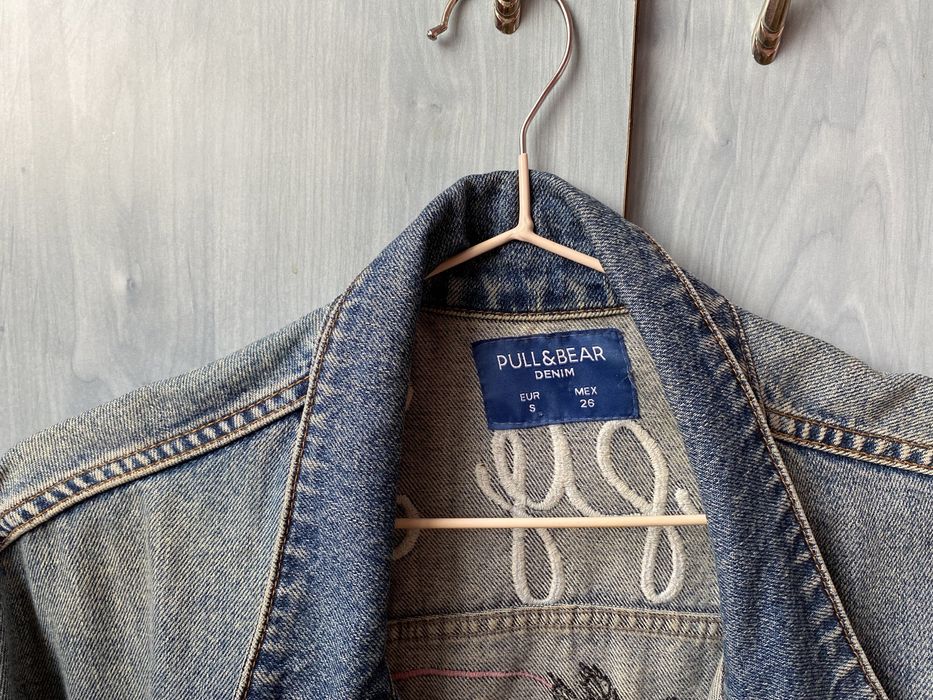 Geaca de blugi cu model brodat in partea din spate, marimea S