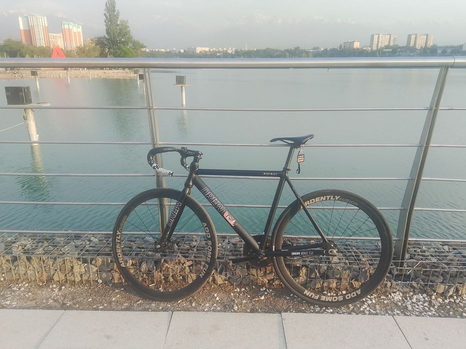 Drew District Fixed Gear

Продам фикс Drew District. Размер рамы: L. П
