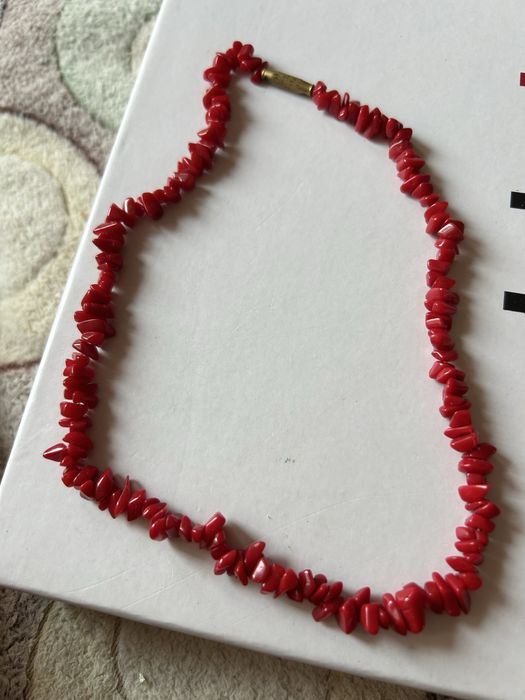 Продам колье из красного коралла, подвески и чокеры с подвесками