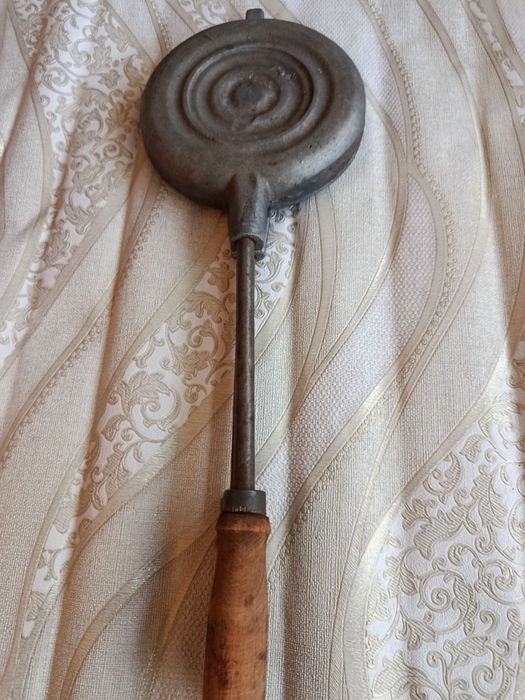 Вафельница прочная