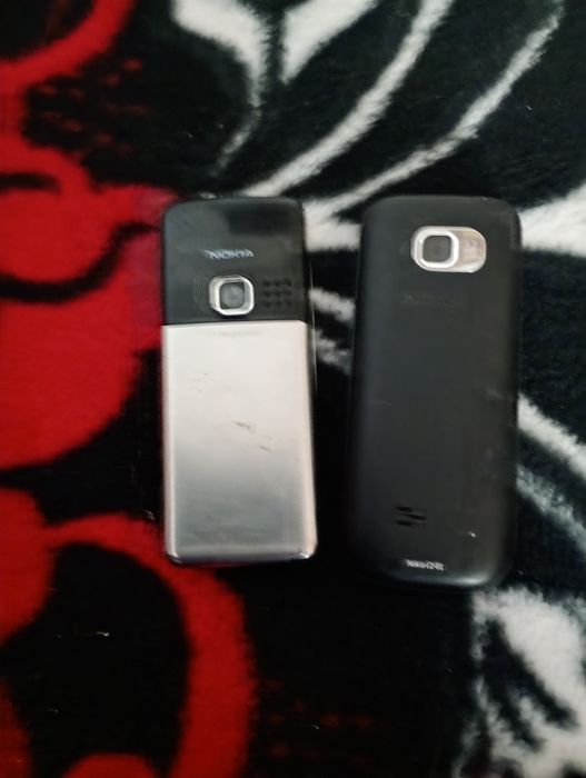 Telefoane funcționale Nokia cu incarcatoare preț amindoua 120lei fix nu schimb