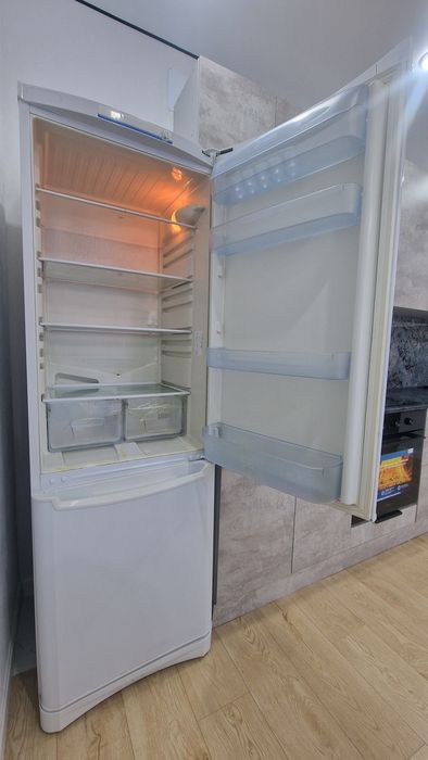 Продам холодильник рабочий