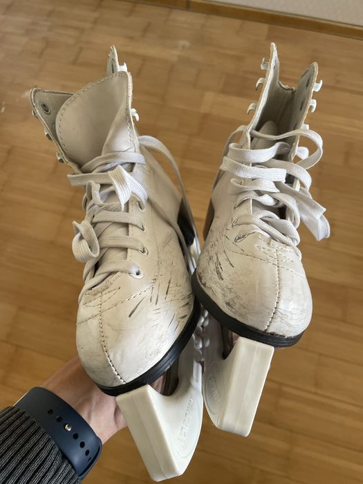 Продаю коньки 34 размер