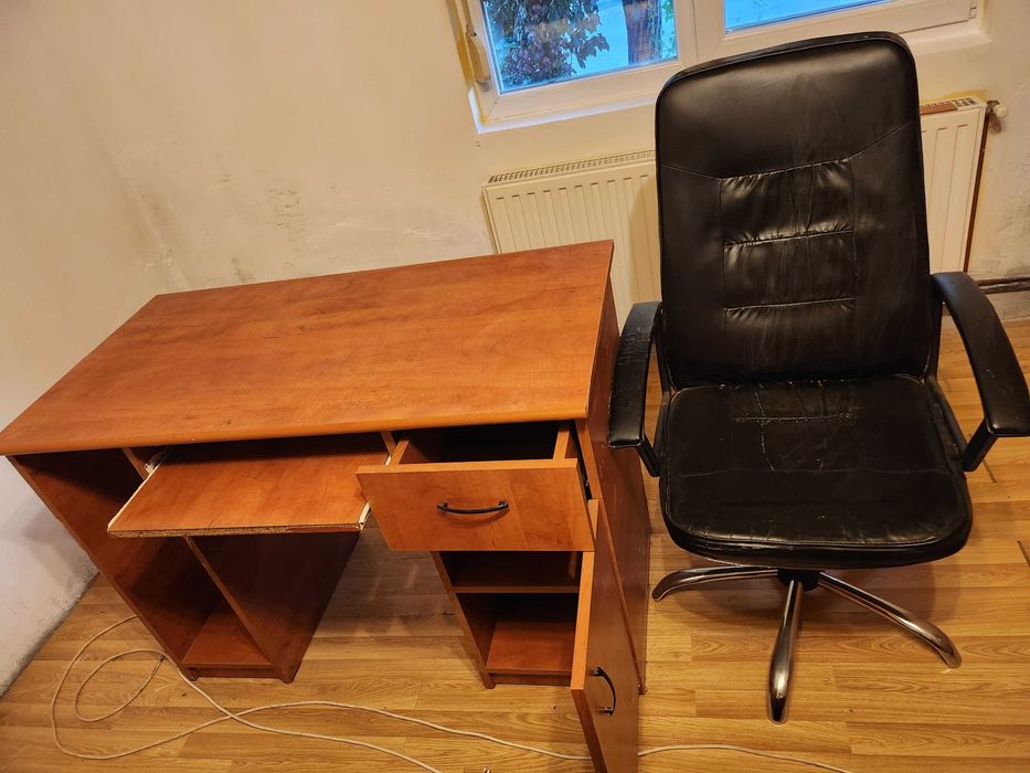 Vand birou din lemn de visin in Timisoara