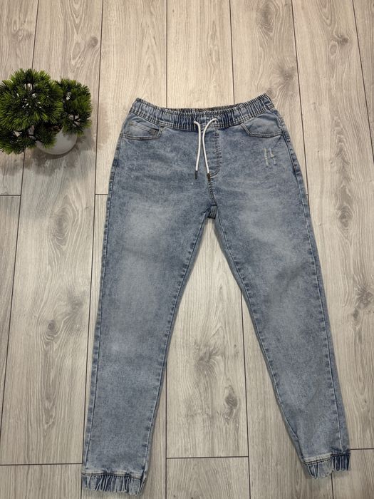 Blugi joggers albastru deschis New Yorker – mărimea S