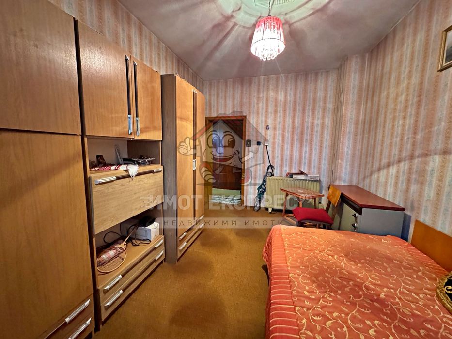 Дава се под наем Тристаен апартамент в Асеновград - 90 кв.м за 306 € - Снимка #11