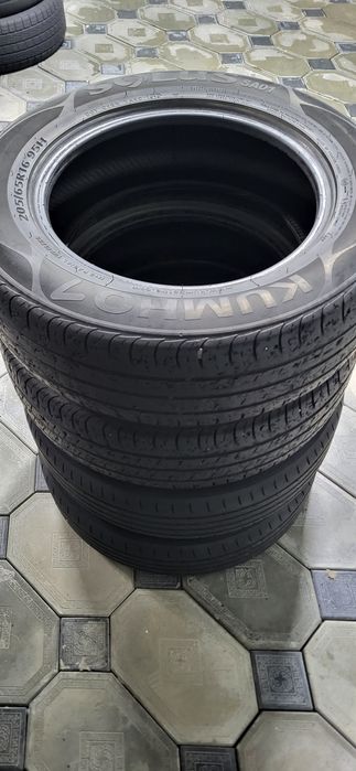 Летняя резина в паре KUMHO   205/65/16 в хорошом состояние