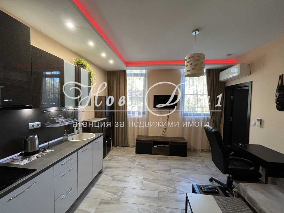 Дава се под наем Тристаен апартамент в Варна, Център - 74 кв.м за 1020 € - Снимка #1