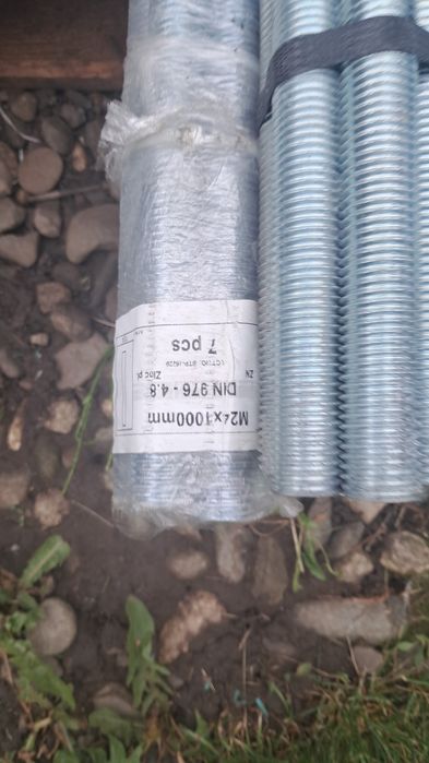 Tije filetate suruburi piulite