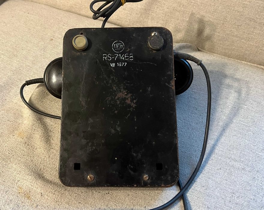 Telefon vechi cu disc si centrala UTM RS71468 fabricat in 1977