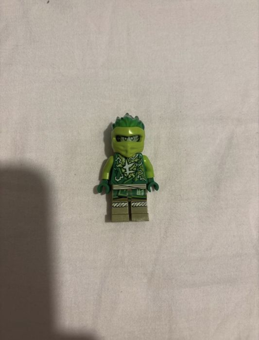 Figurina lego ninjago lloyd