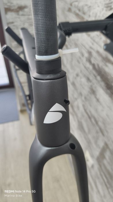 НОВА карбонова рамка Factor LS Gravel CeramicSpeed | 49