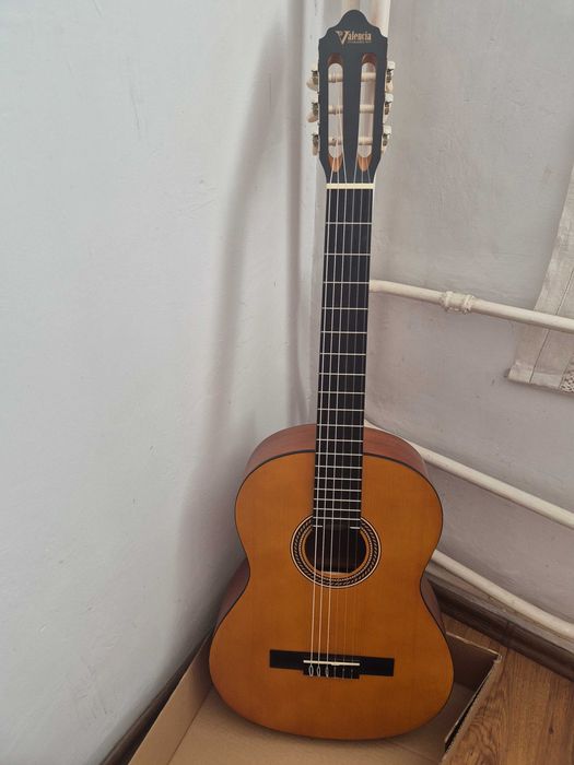 Chitara clasica Valencia VC 204