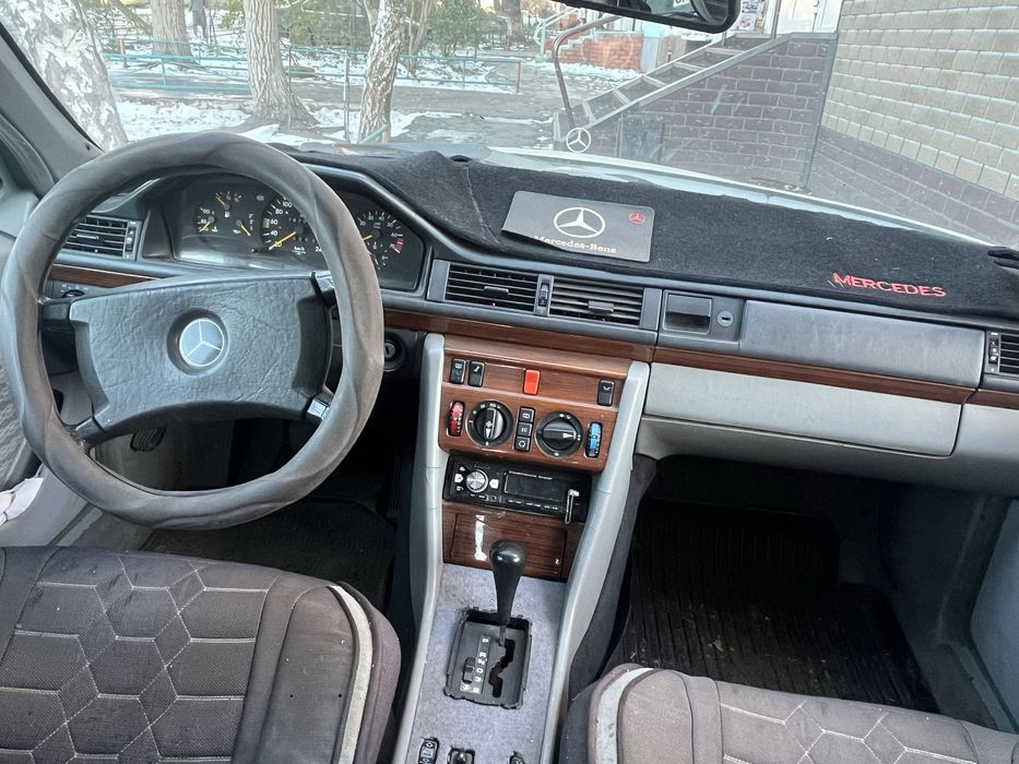 Продам Mercedes-Benz E 260