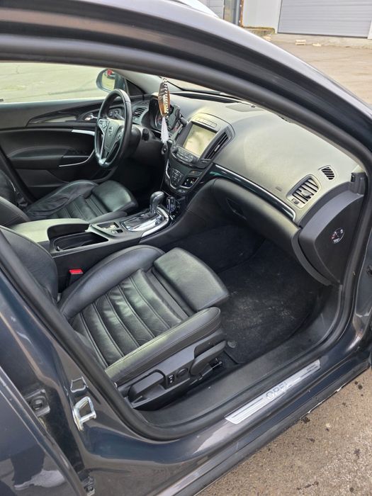 Vand Opel Insignia 2016 cu distributie si revizie efectuata