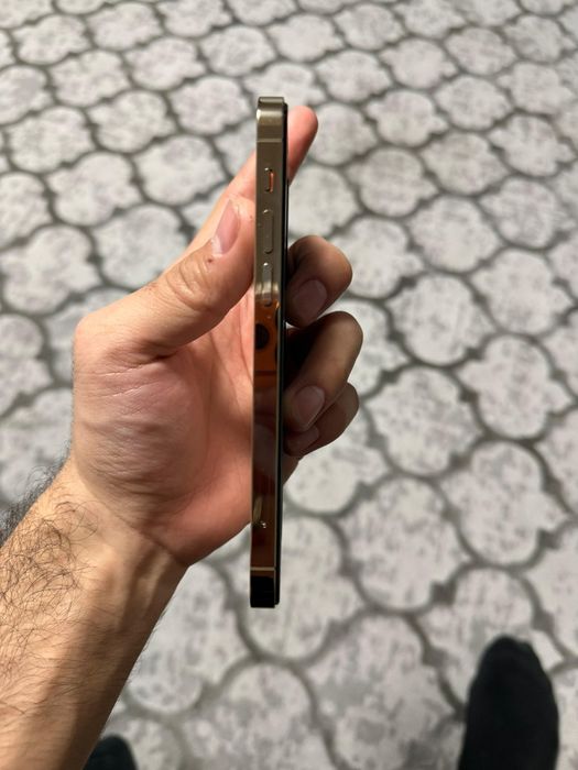 Продам Iphone 12 pro