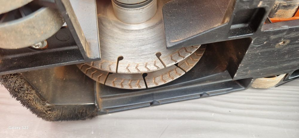 Spit slituitor pentru ziduri