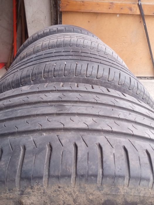 Летни Гуми Комплект 4 Броя 215/55 х 17" Цола  Запазени