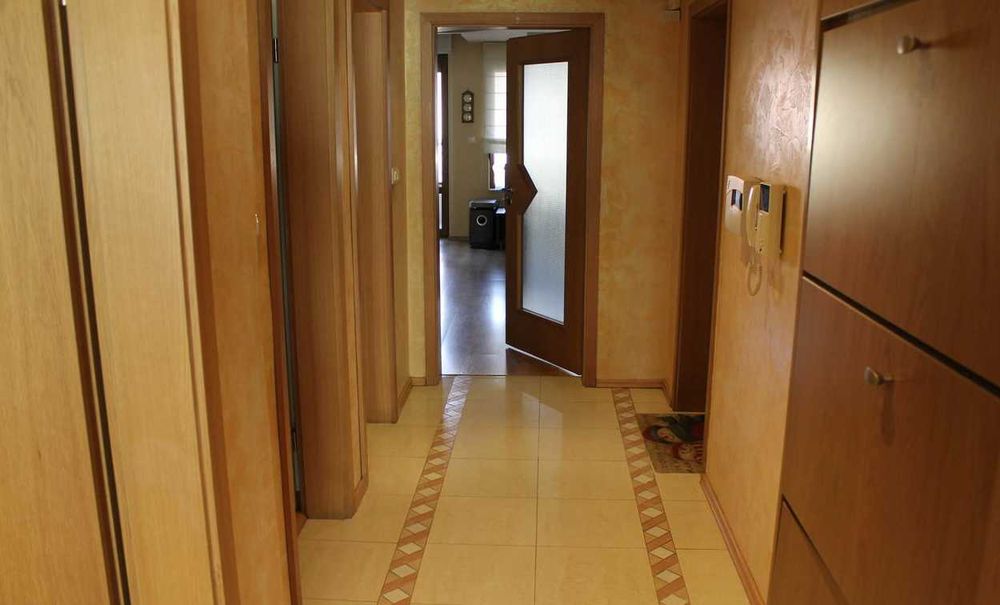 Дава се под наем Многостаен апартамент в Бургас, Лазур - 130 кв.м за 375 € - Снимка #13