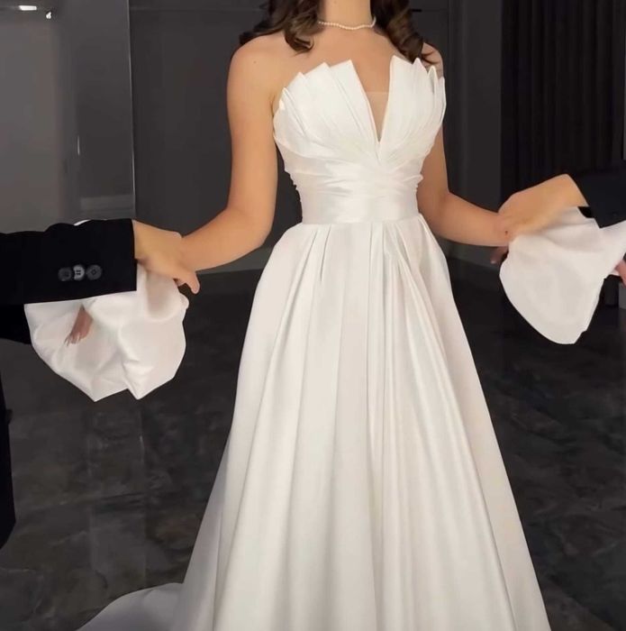 Vand rochie mireasa