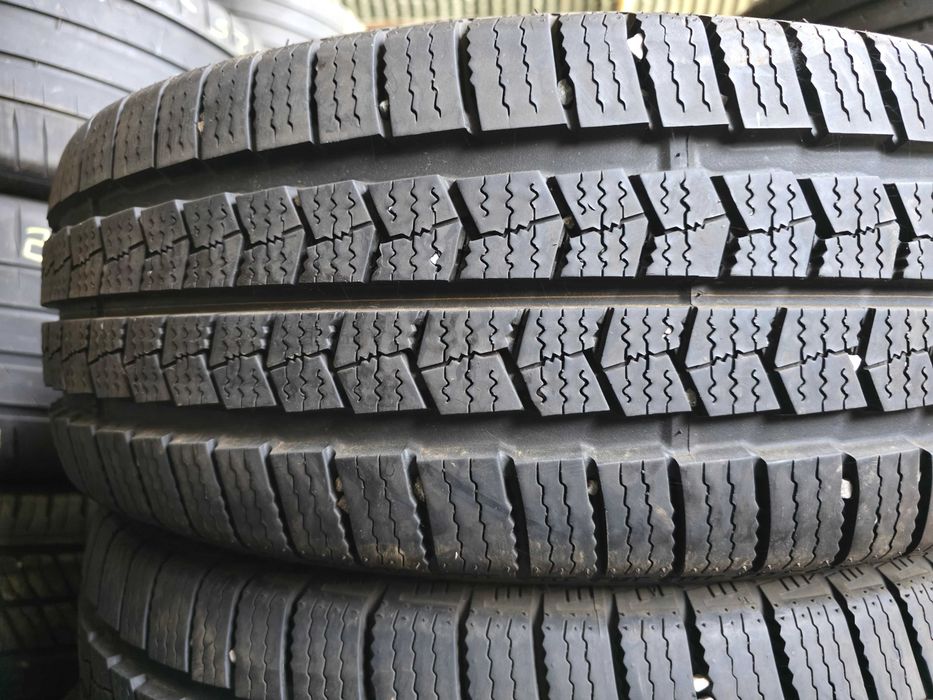 2бр Зимни гуми за бус 225 65 16 С - Nexen