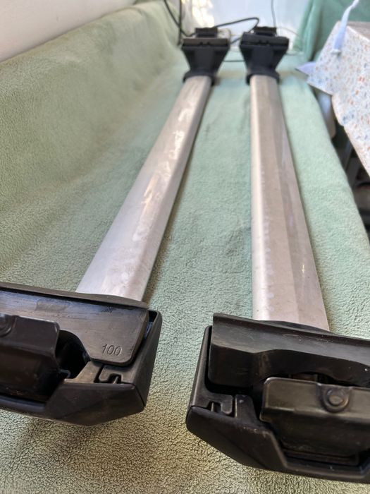 Bare portbagaj Thule cu 2 suporti de bicicletă Thule