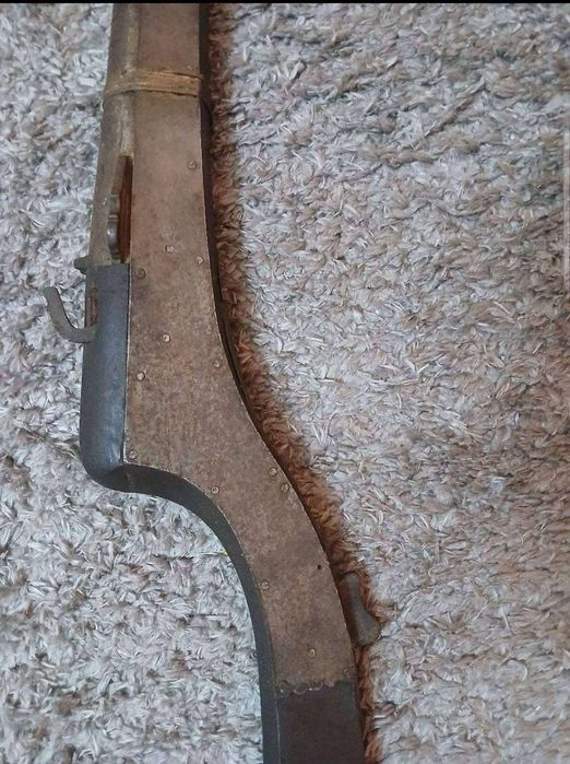 Стари пушки пищови саби ножове оръжия