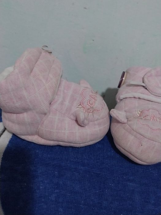 Комбенизон шапочка и пинетки,для девочки  1 годик
