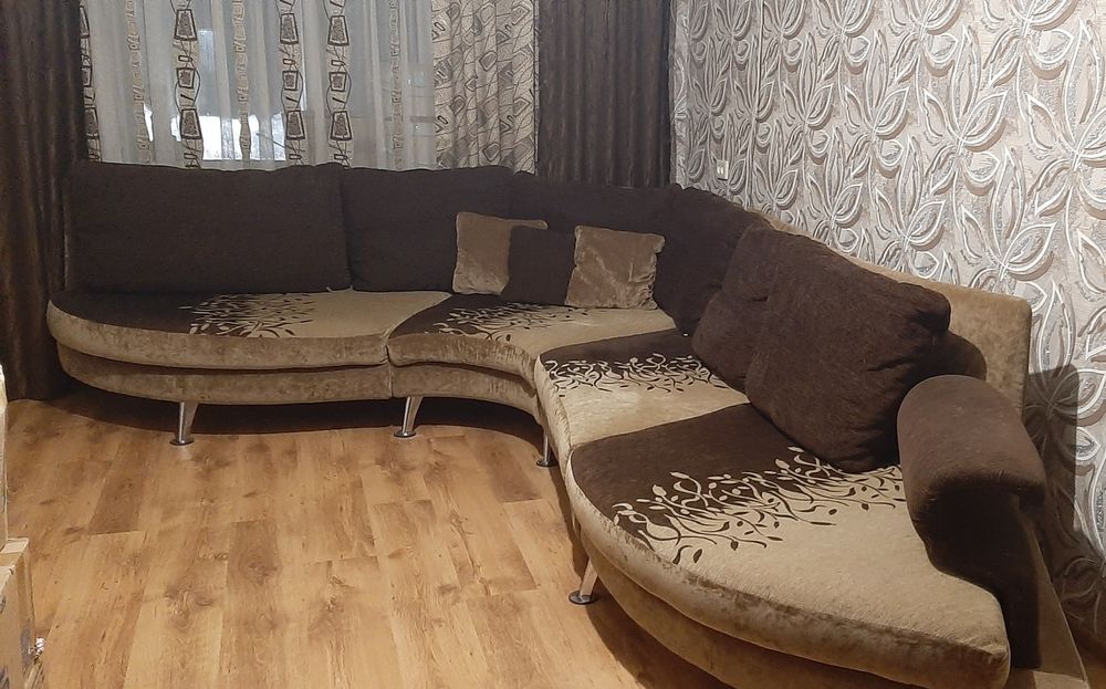 Большой мягкий уголок