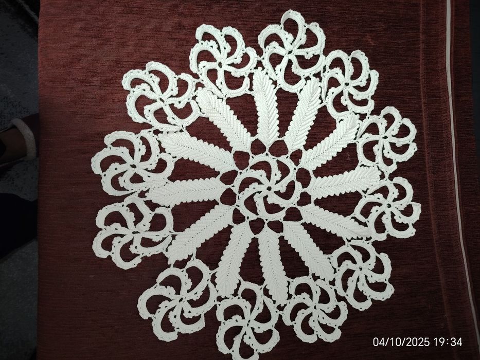 Плетени карета на една кука