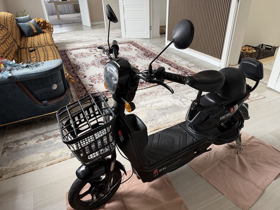 Электроскутер новая (Мопед)