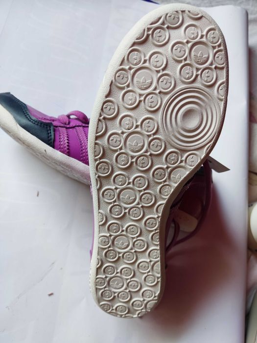 Адидас Adidas - НОВИ маратонки кожа (и 48 номер) на половин цена!