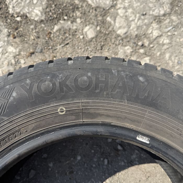 3 броя зимни гуми Yokohama 215/65 R16 Dot 3622 ном737