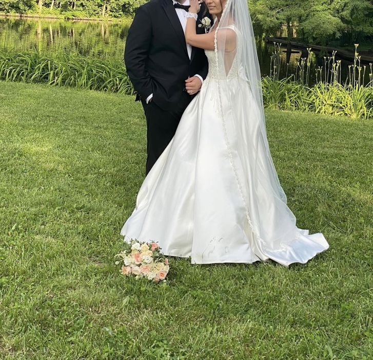 Rochie mireasa tafta