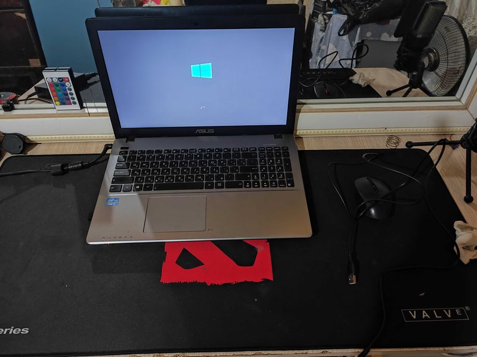 Sotiladi Notebook Asus