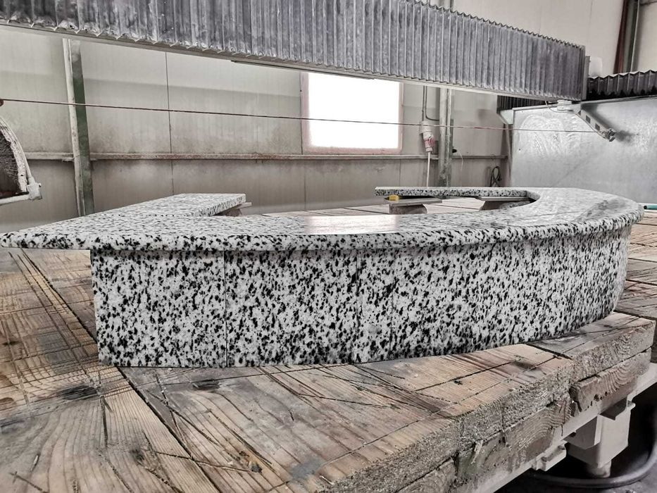 Scara Treapta Blaturi Glafuri din Granit, Marmura, Travertin, Quartz.