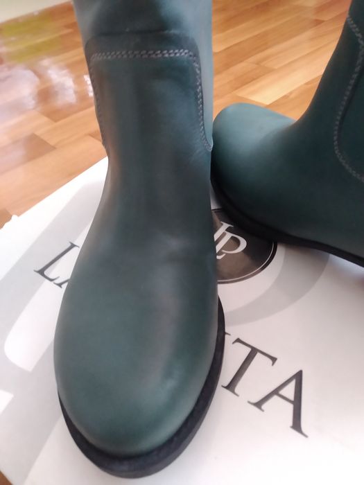 Продаю кожаные сапоги Турция