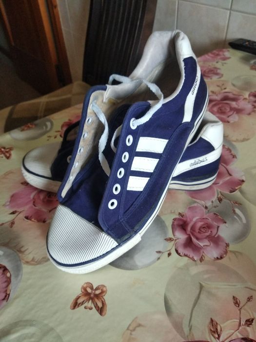 Спортивные настоящие кеды