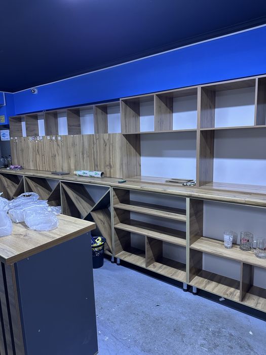 Барная стойка и шкаф