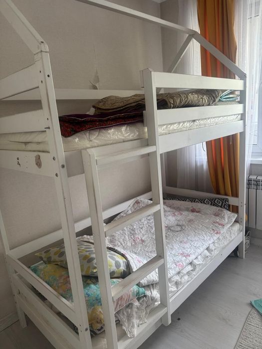 Продам двухъяросную кровать.