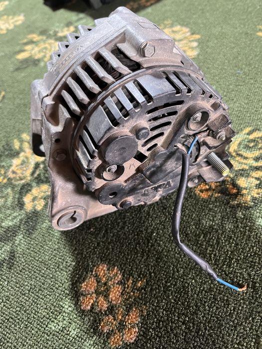 Генератор Valeo 90A