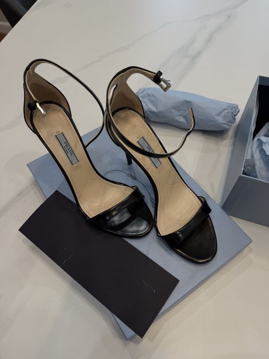 Продам туфли Prada