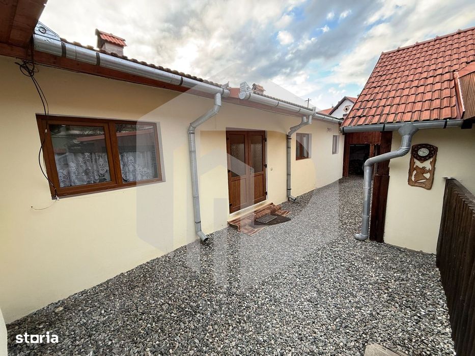 Casa individuala } Orlat | 250 mp Teren | Terasa inchisa