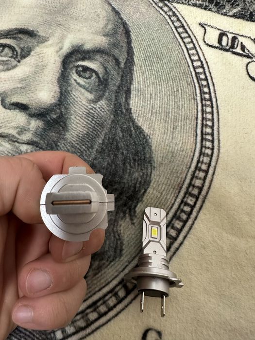 Bec LED H7 1:1 cu Halogen