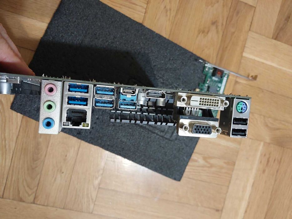 AMD Ryzen 5 5600 + AsRock B450M Pro4