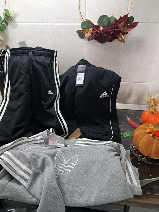 Pantaloni adidas si bluza mas.140