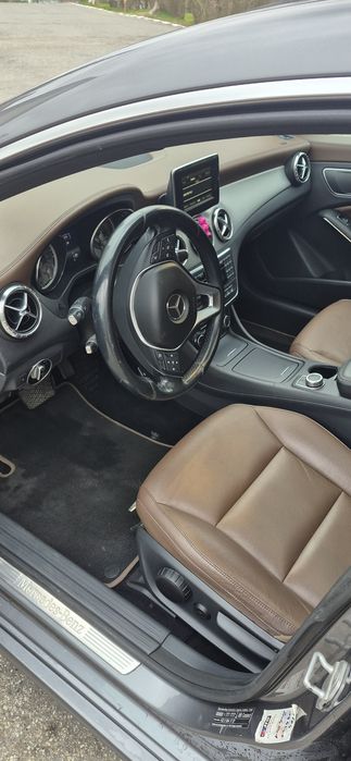 Mercedes Benz Cla 220 Panoramic
