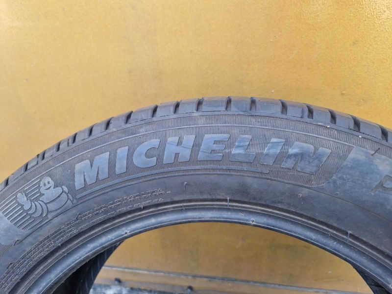 1 Michelin R18 235/55
лятна гума 
DOT0422